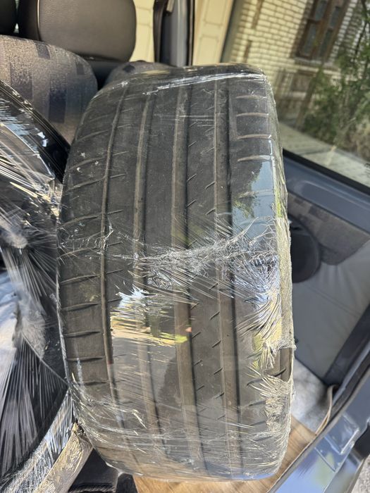 Продаю шины Michelin Pilot Sport 4S 245/40/20
