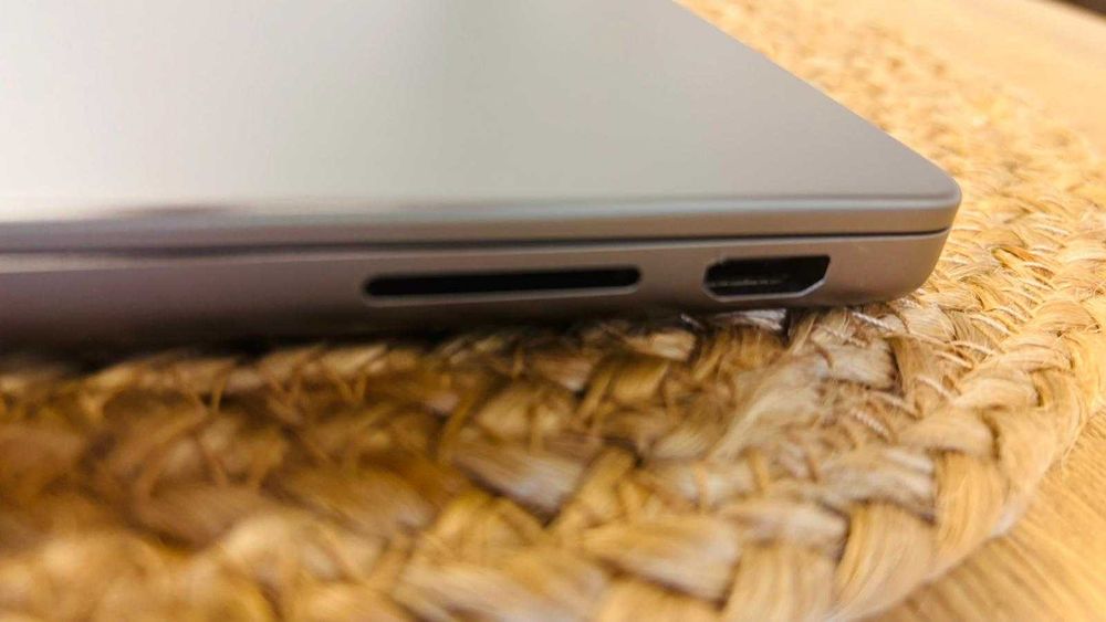 MacBook Pro M3 - 14 inch - 16 GB RAM - 512 GB SSD Bucuresti