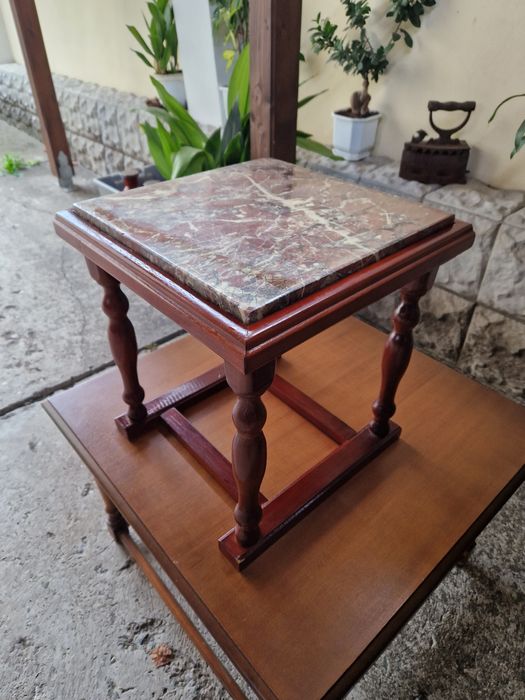 Превъзходна антикварна масичка