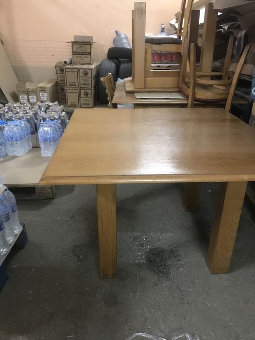 Трапезни маси