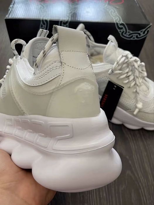 Versace chain reaction