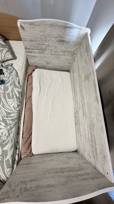 Кошара Тони 60/120 +чаршафи и играчки