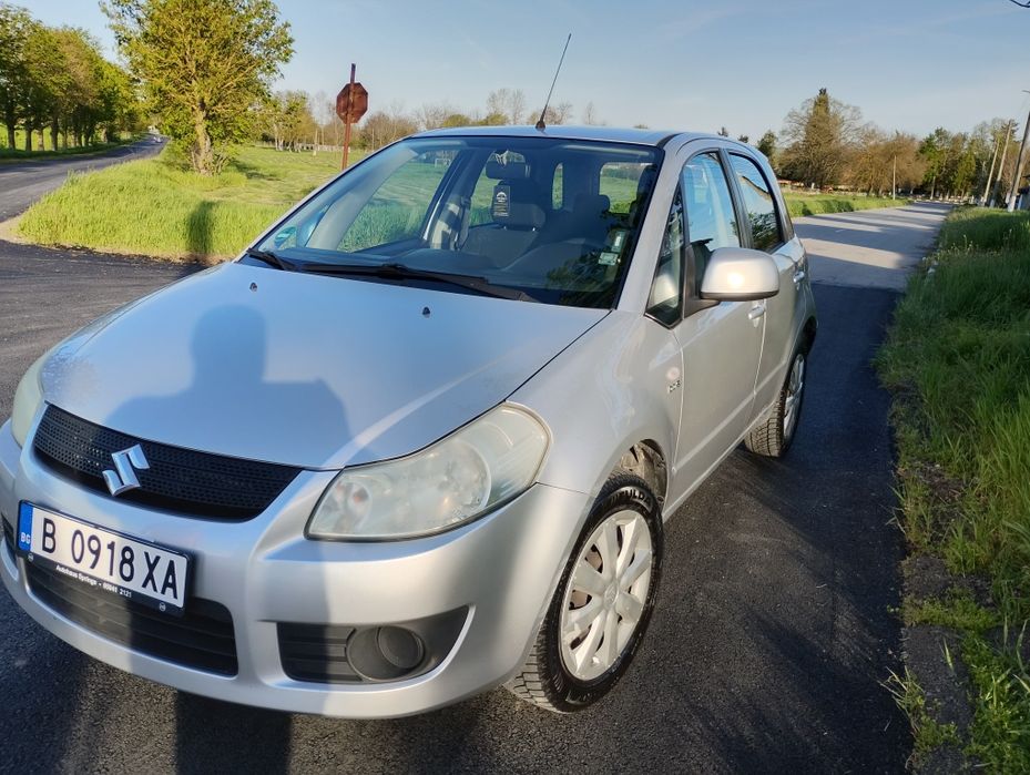 Продавам Suzuki SX4