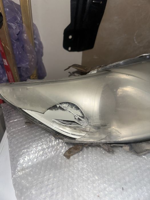 пара фар от камри 40