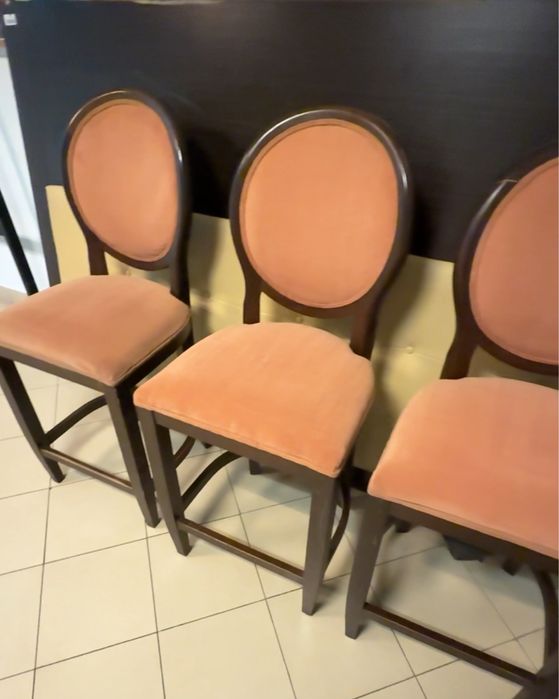Продам срочно барные стулья