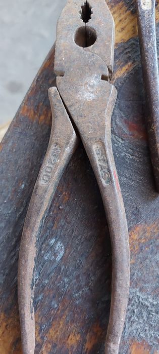 Patent și clește vechi