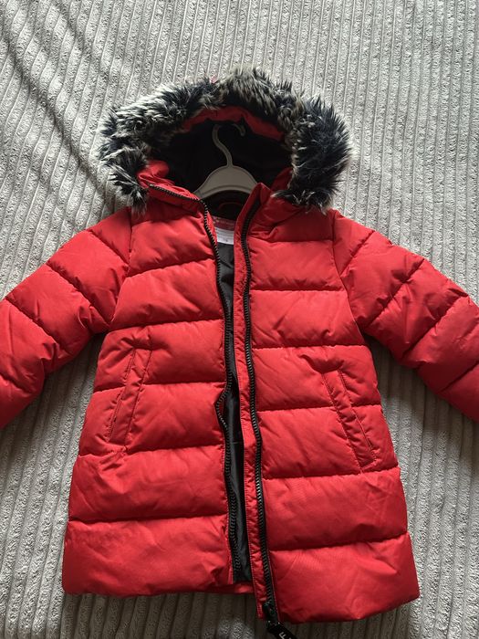 Продам куртку на девочку 116 размер