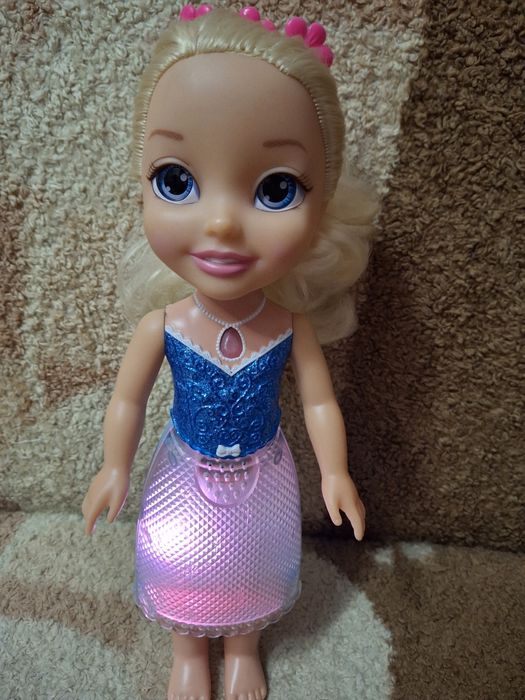 Кукла Эльза Дисней.