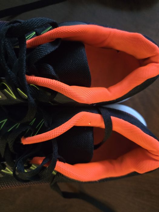 Маратонки Nike Revolution