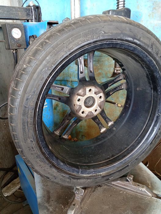 Зимен комплект 17-5х120 ЕТ30 8j BMW F11.F10