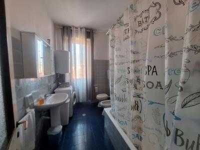 Дава се под наем Четиристаен апартамент в София, Надежда 2 - 140 кв.м за 139.23 € - Снимка #10