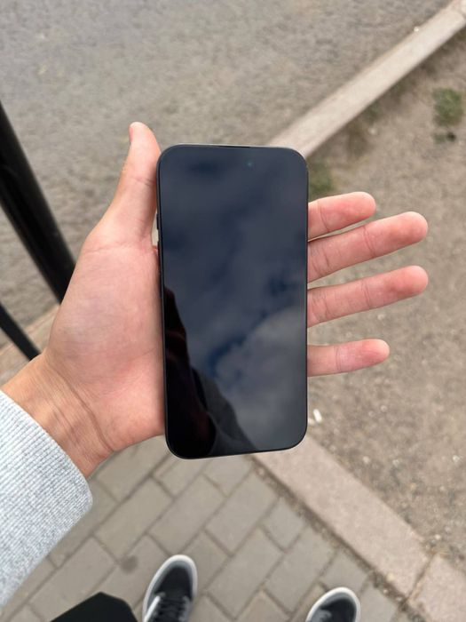 iPhone 16.