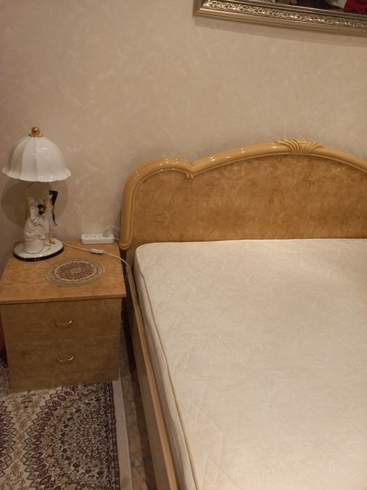 Продам спальный гарнитур