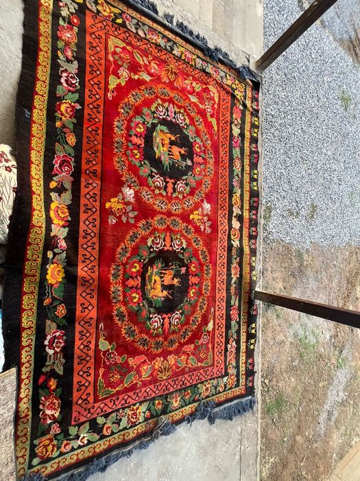 Қол кілем. Өте тамаша. Нағыз қол өнер.