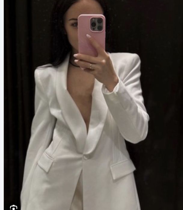 Бяло сако на Zara