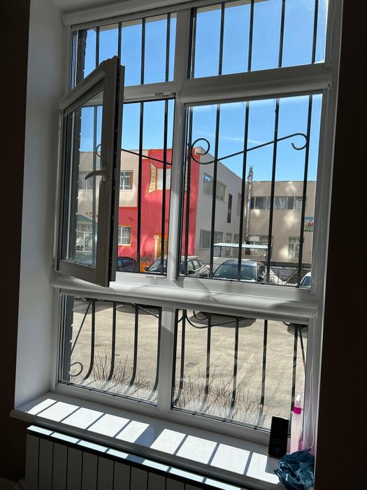 Моем окна с двух сторон