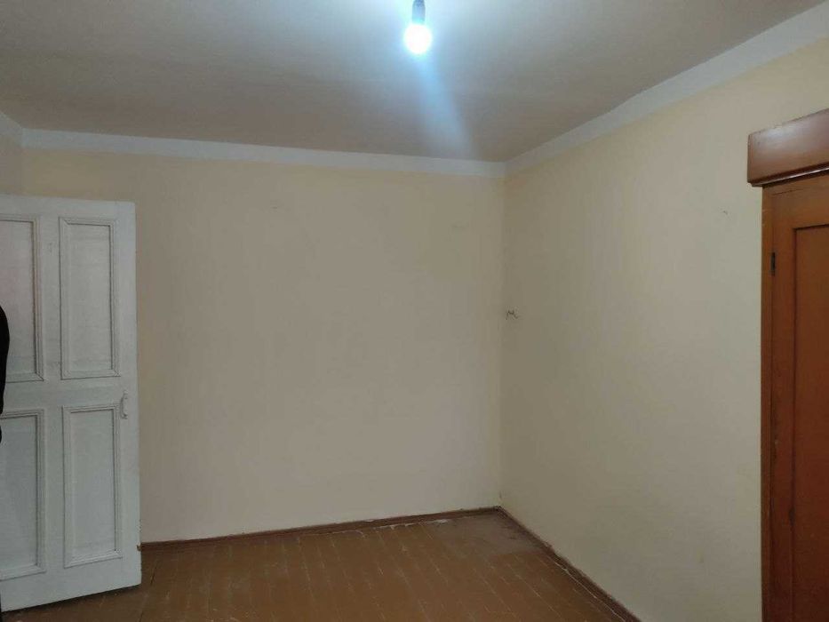 Урганч центрда 1 хонали кв. сотилади