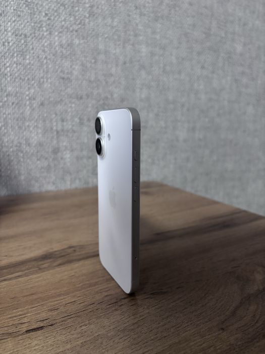 Продам Iphone 16 256gb