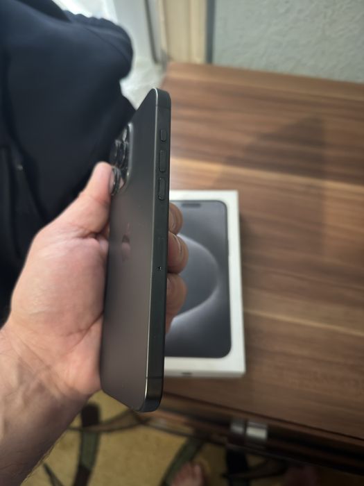 Продается Айфон 15 про макс 256