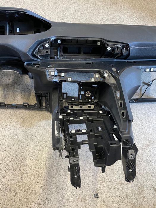 Plansa bord peugeot 3008 5008