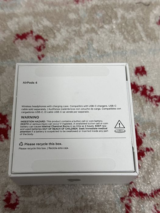 Apple AirPods 4 — оригинал, почти новые