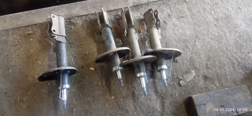 стойки на тойота  камри 35