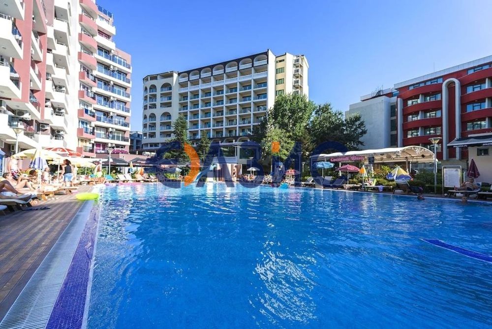 Продава се Двустаен апартамент в к.к. Слънчев бряг - 60 кв.м за 1334 €/кв.м - Снимка #14