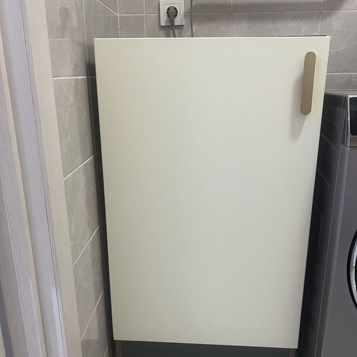 Напольный шкаф в современном стиле