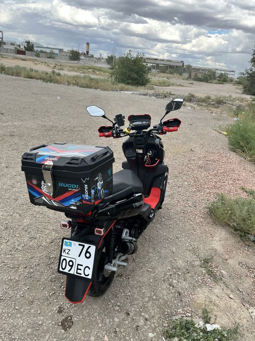 Скутер TANK 150cc