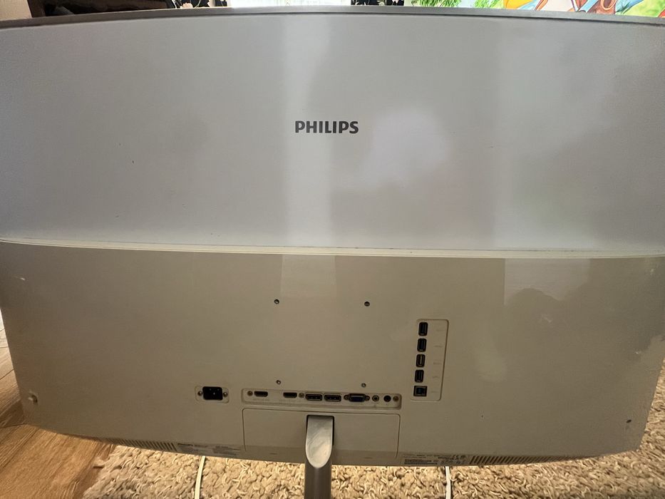Vând monitor Philips BDM4037U de 40 inch, rezoluție 4K UHD