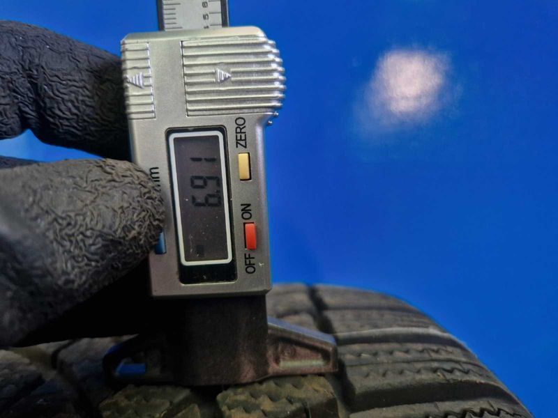 2 Bridgestone R18 225/40
зимни гуми DOT0223