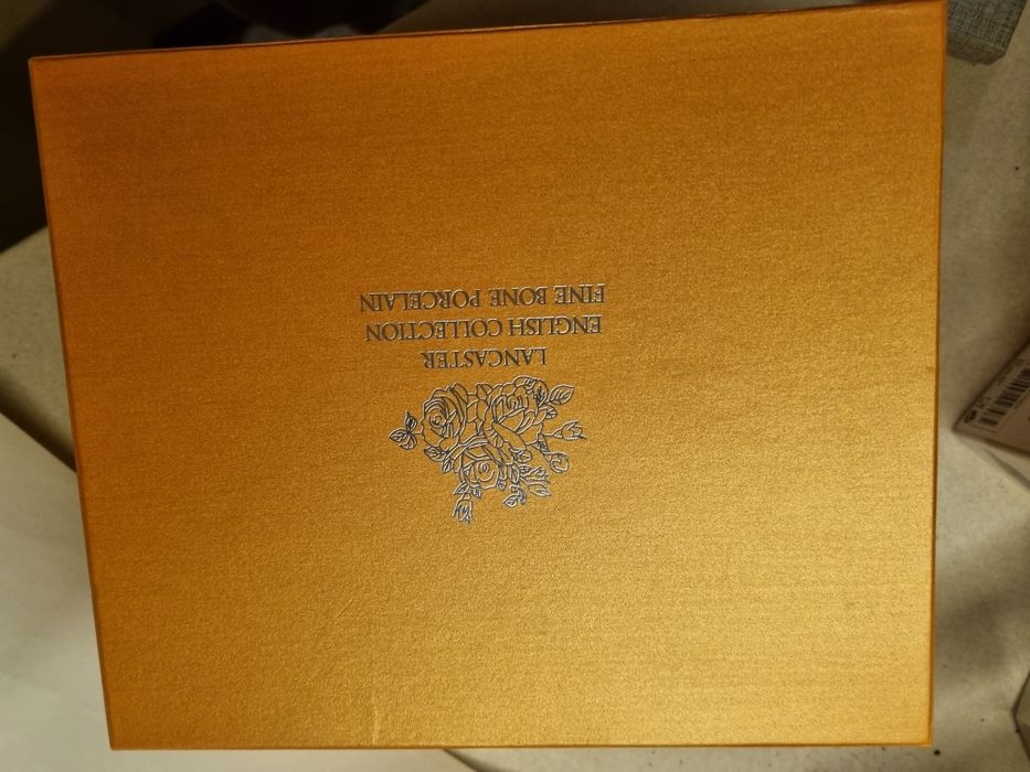 Комплект за чай от костен порцелан