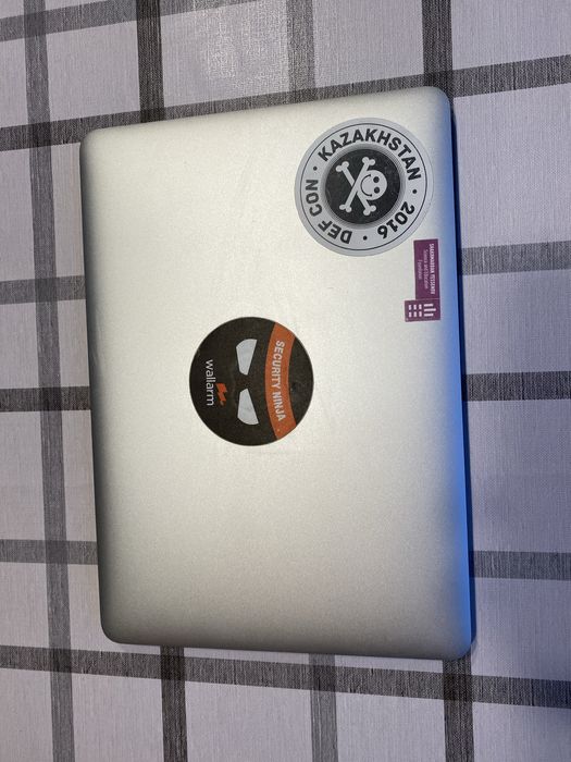 Продам macbook pro 13 retina 2015
