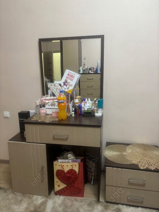 Продам гарнитур б/у в хорошем состоянии