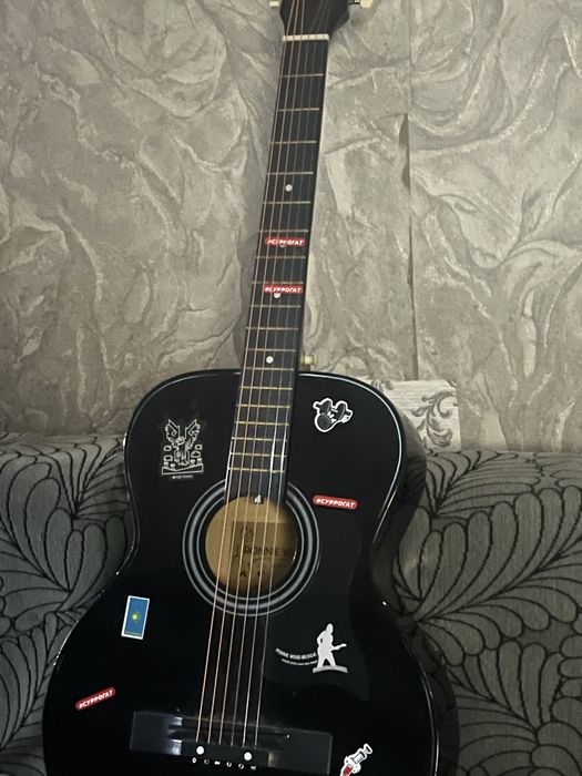 Гитара акустическая