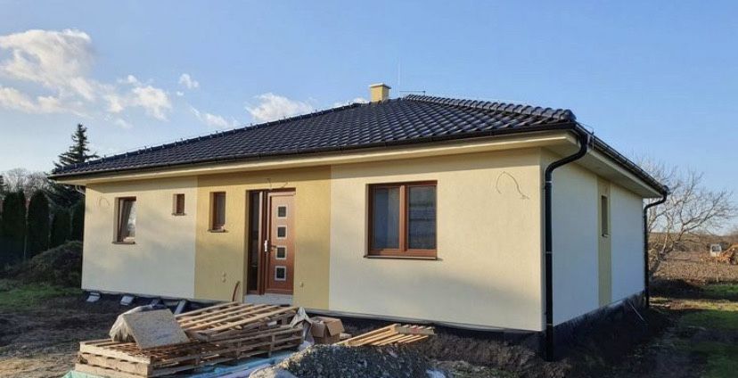 Vand case modulare la cheie