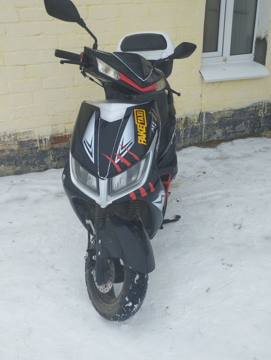 Продам 150 кубовый мопед М8.