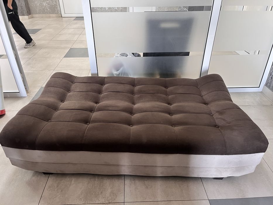 В продаже офисная мебель