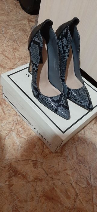 Продам туфли новые