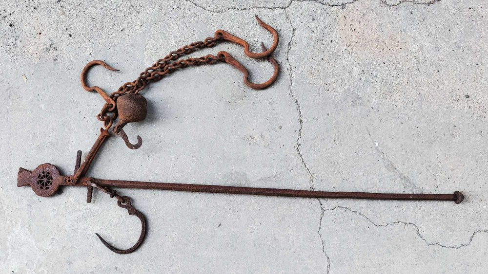 Два много стари кантара