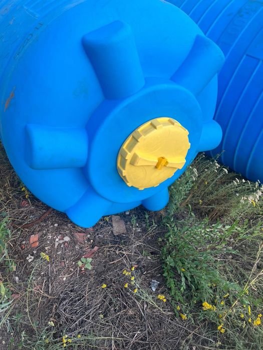 Емкасть бак бочка 2000л вертикальная