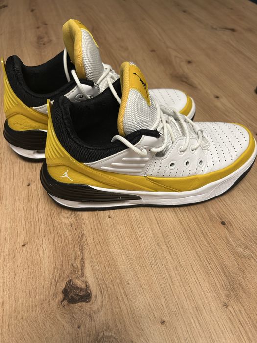 Маратонки Nike air JORDAN 38,5