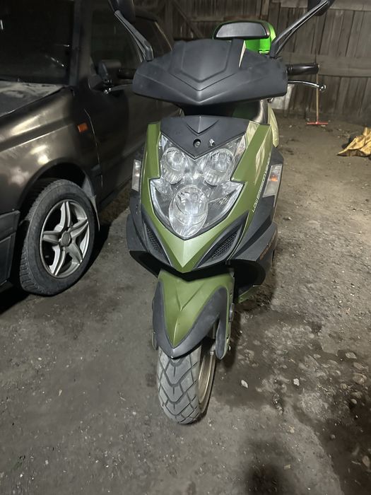 Скутер raser 150 t
