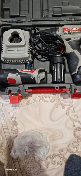 Шуруповёрт Зубр нерабочий.