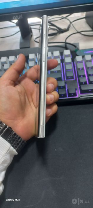 Samsung S22 ultra 12/256 5G 1 simkartali uzimei oʻtgan