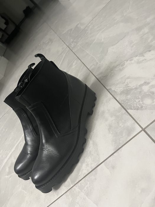 Продам осенние ботинки