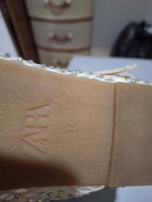 Дамски юношески обувки  ZARA