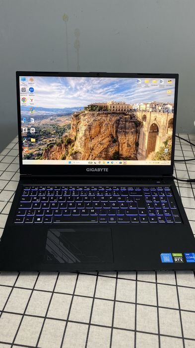 Игровой Ноутбук GIGABYTE