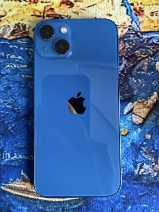 Продам айфон 13