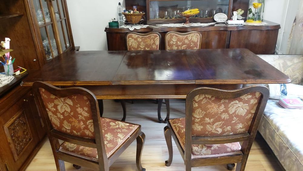 Vând mobilier vechi